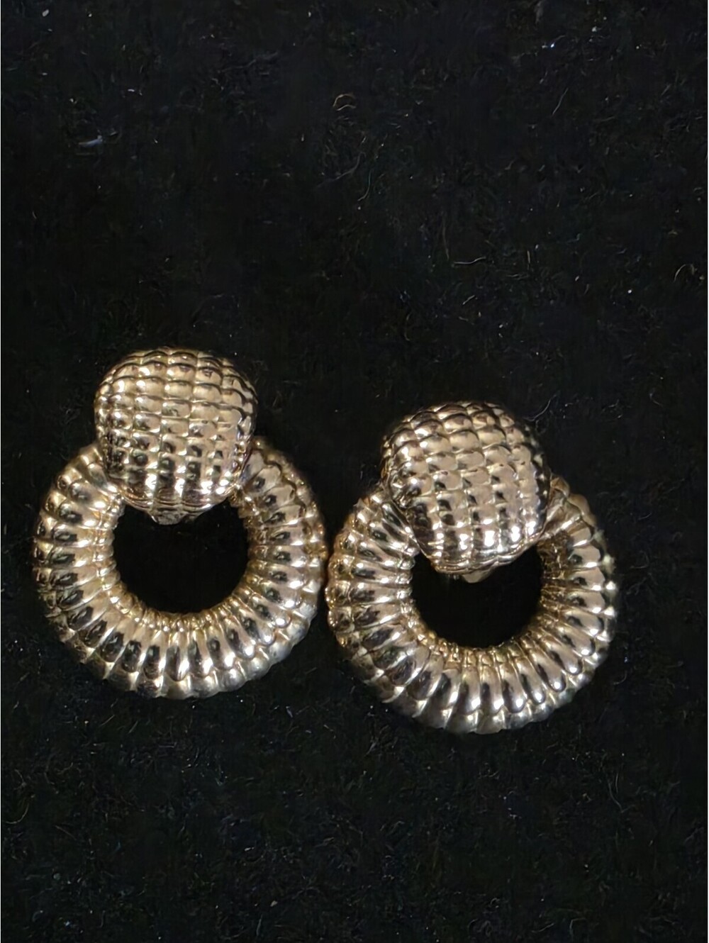 Vintage Rare 80s Goldtone Ribbed Clip-on Door knockers Earrings
